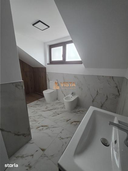 Casă cu 4 camere cu Canalizare în Central
