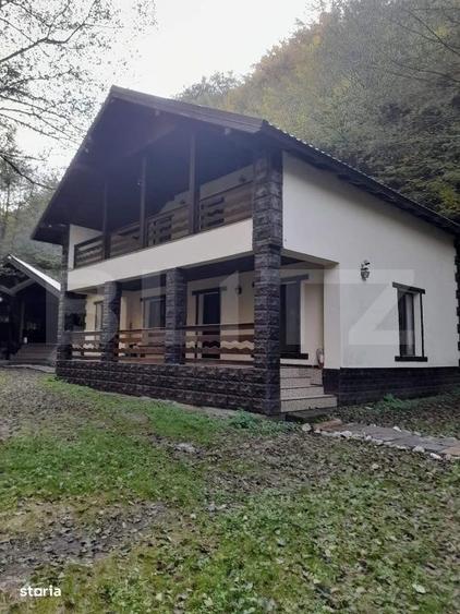 Casă cu 4 camere în Costești