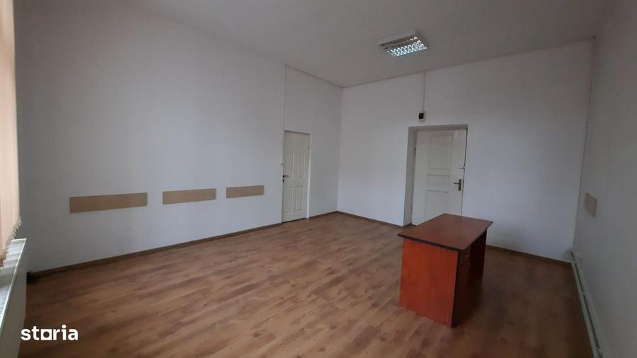 Spațiu comercial, de 27 mp, în Central