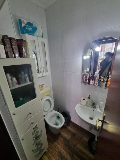 Apartament cu 4 camere semidecomandat, mobilat în Faleza Nord