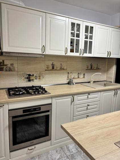 Apartament cu 4 camere decomandat în Ultracentral