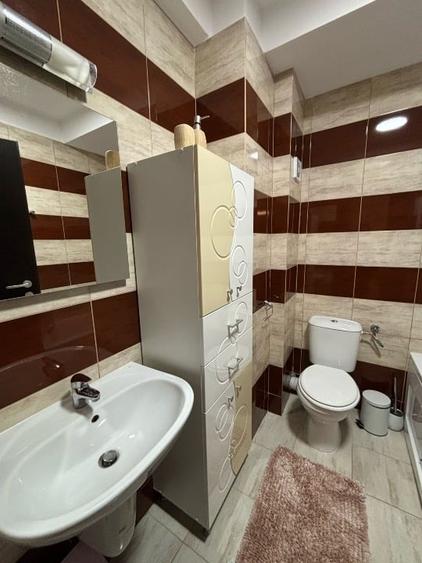 Apartament cu 2 camere decomandat, mobilat în Roșu