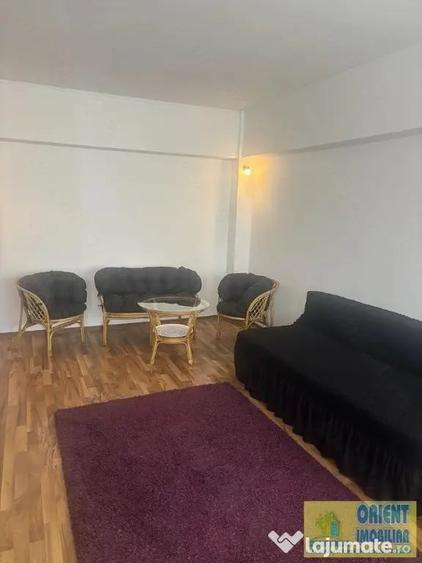 Apartament cu 2 camere decomandat în Trocadero