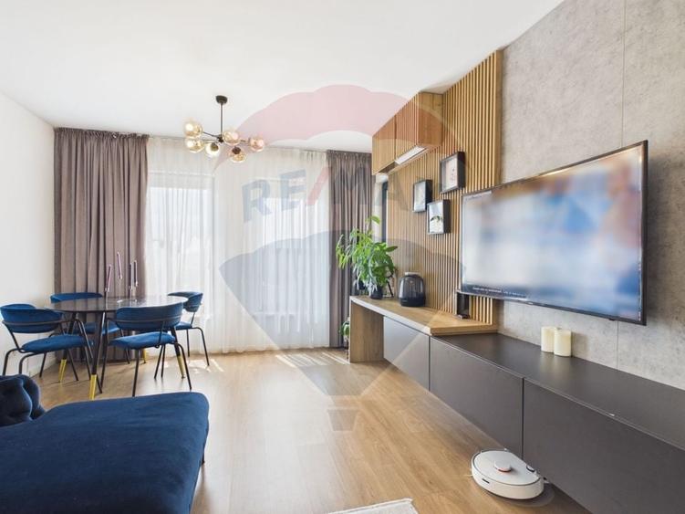 Apartament cu 3 camere decomandat, mobilat în Central