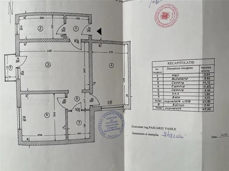 Apartament cu 3 camere semidecomandat în Berceni