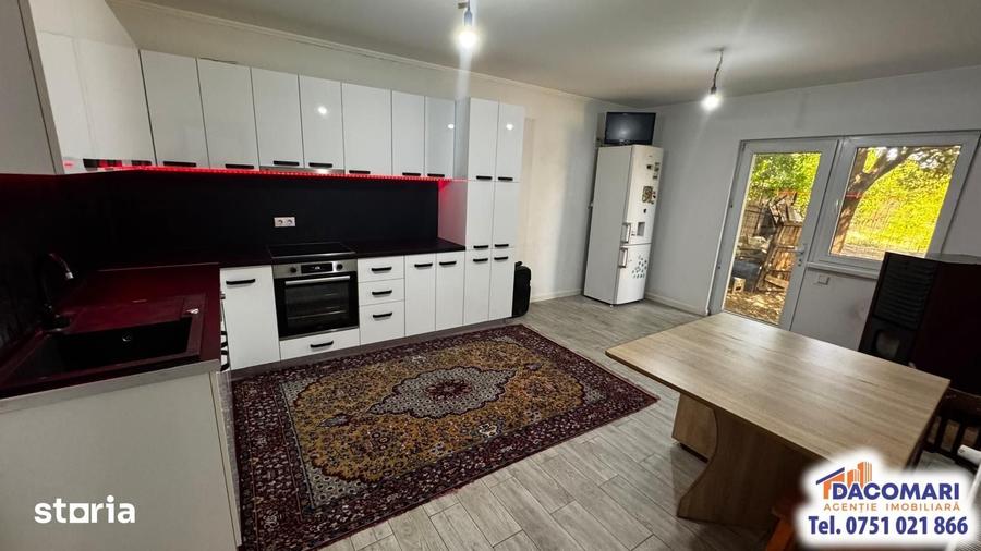 Casă cu 4 camere cu Teren 1323 Mp în Piscu