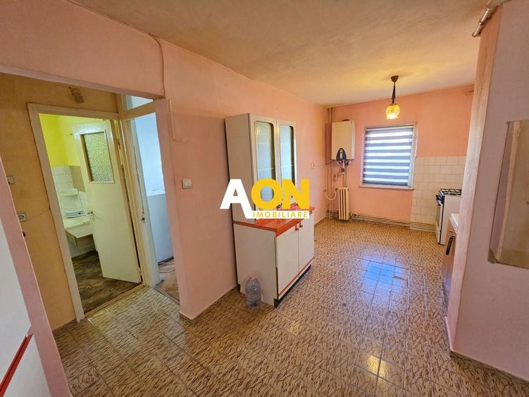 Apartament 2 camere, decomandat, etaj 2, Cetate, zona Kaufland - 1