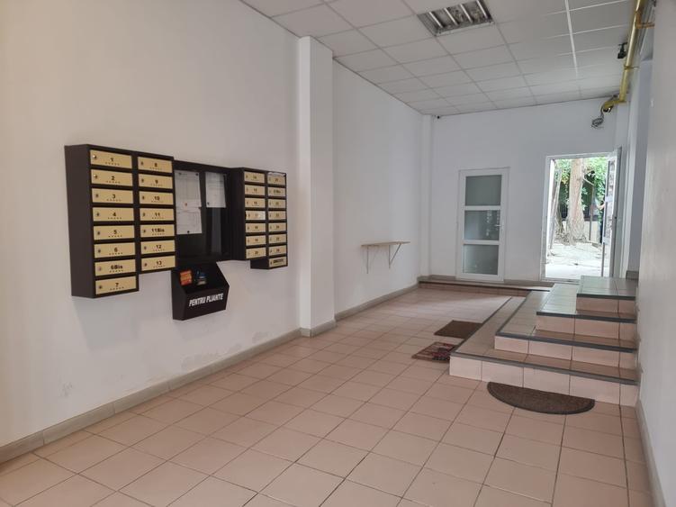 Apartament cu 2 camere semidecomandat, mobilat în Dacia