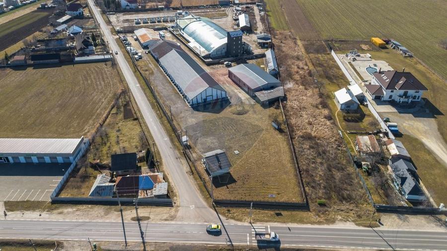 Spațiu industrial, de 1,763 mp, în Periferie