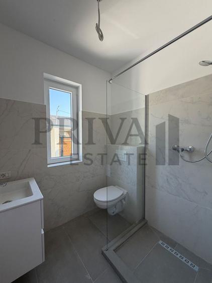 Duplex cu 4 camere cu Canalizare în Chișoda