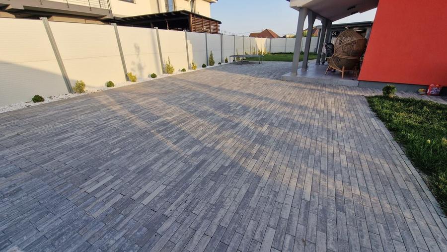Casă individuală cu 4 camere cu Canalizare în Săcălaz