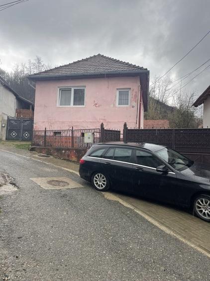 Casă cu 4 camere în Exterior Vest