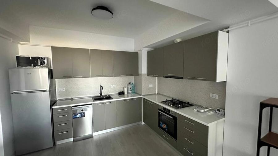 Apartament cu 2 camere decomandat în Politehnica
