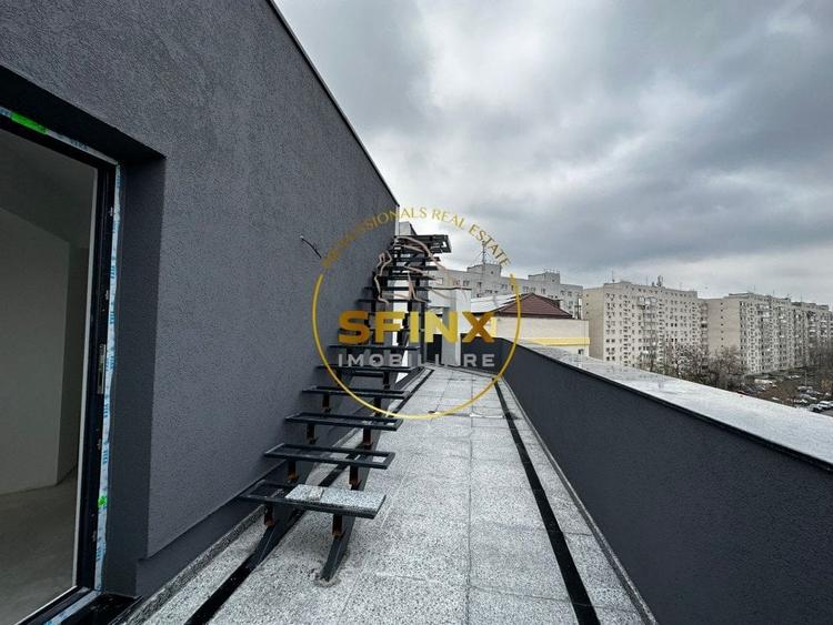 Penthouse cu 6 camere decomandat în Mihai Bravu