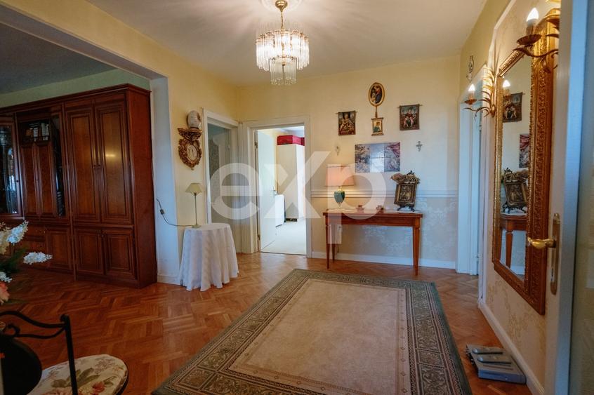 Apartament cu 4 camere decomandat, mobilat în Ultracentral
