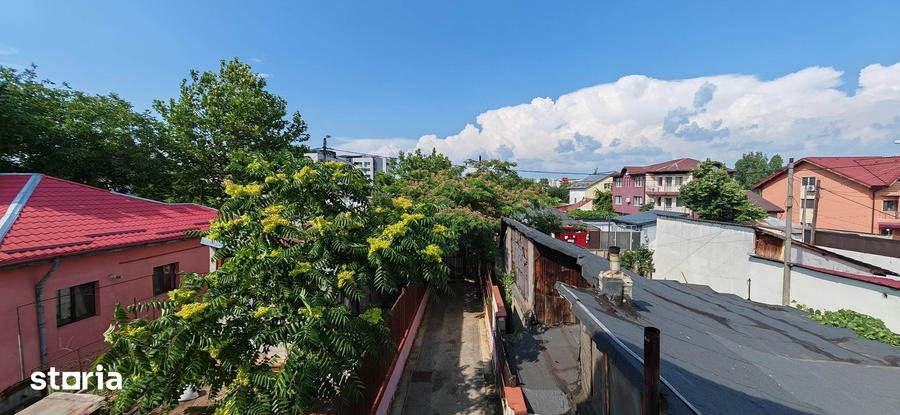 Casă cu 4 camere cu Teren 230 Mp în Apărătorii Patriei