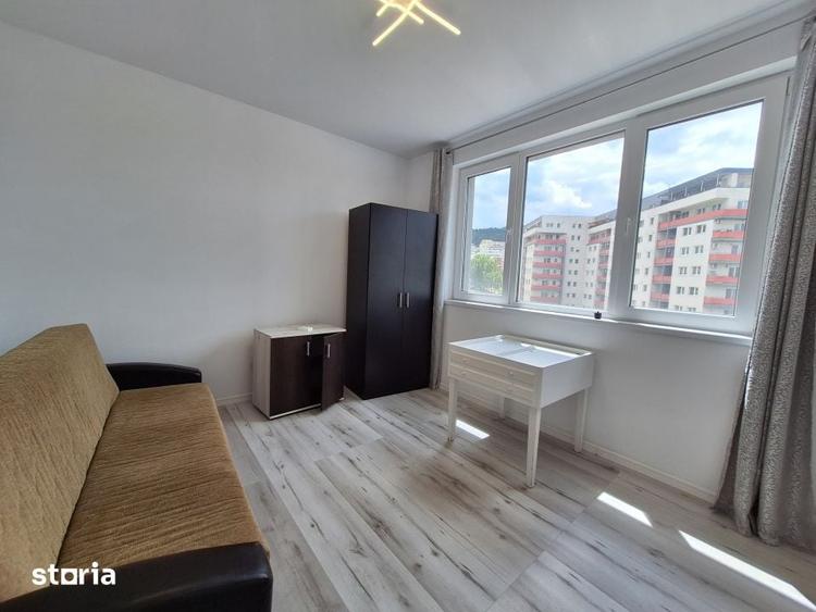 Apartament cu 3 camere semidecomandat în Florești
