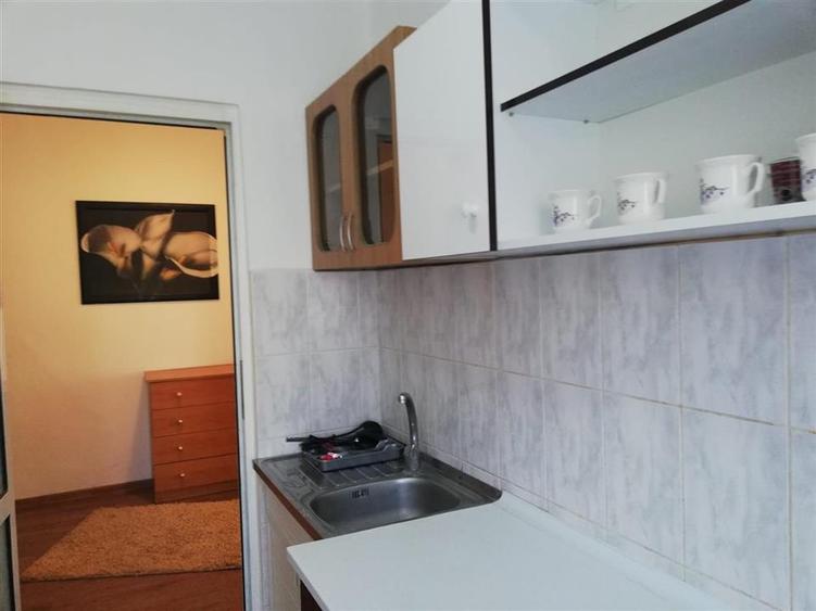 Apartament cu 2 camere decomandat, mobilat în Ultracentral