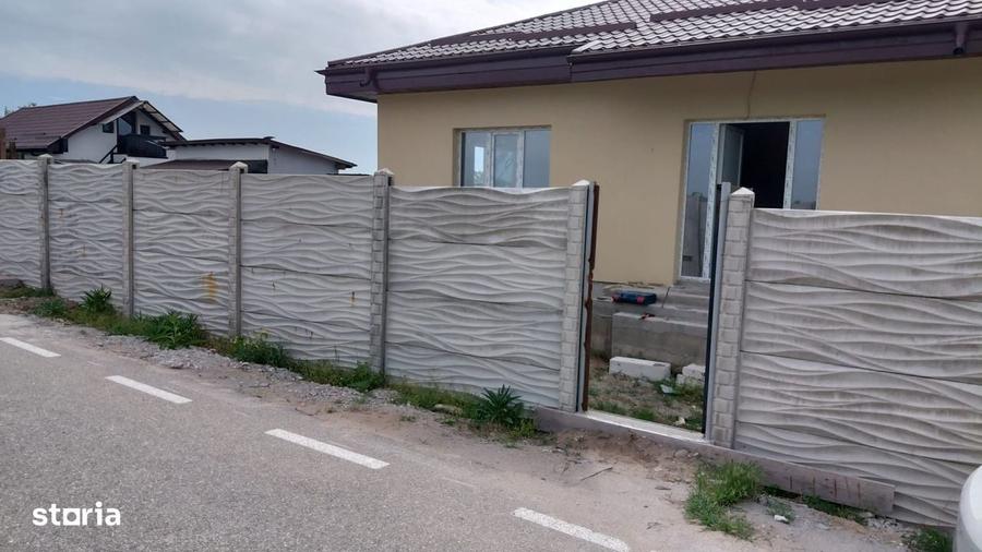 Casă cu 4 camere cu Teren 450 Mp în Malu Mare