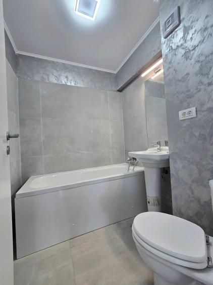 Apartament cu 4 camere decomandat în Dobroești