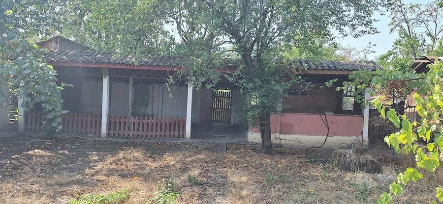 Casă cu 3 camere cu Teren 856 Mp în Socetu