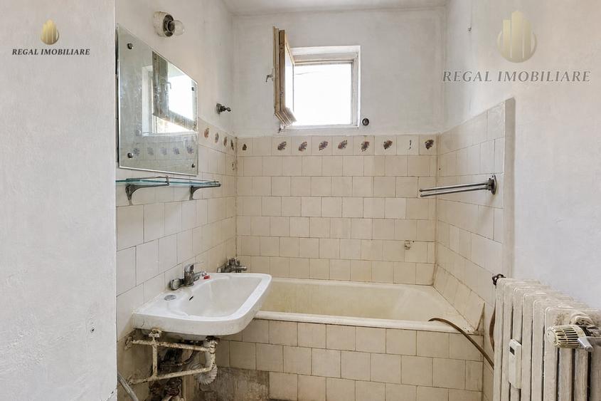 Apartament cu 3 camere decomandat în Drumul Taberei