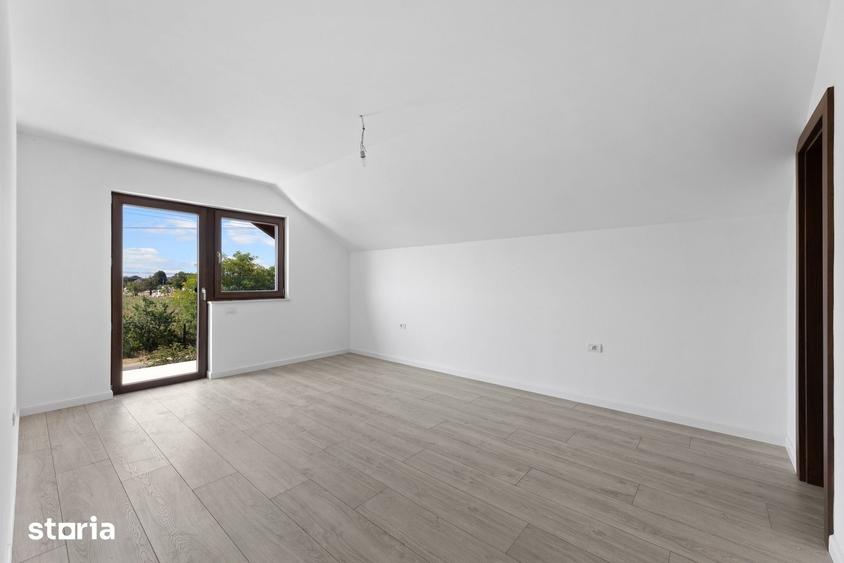 Casă cu 5 camere cu Teren 683 Mp în Central