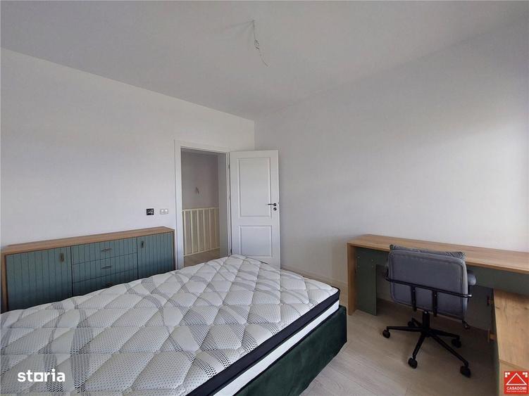 Casă cu 4 camere în Vladimirescu