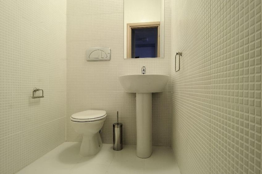 Apartament cu 2 camere semidecomandat, mobilat în Băneasa