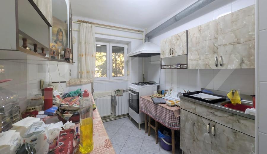 Apartament cu 4 camere decomandat, mobilat în Malu Roșu