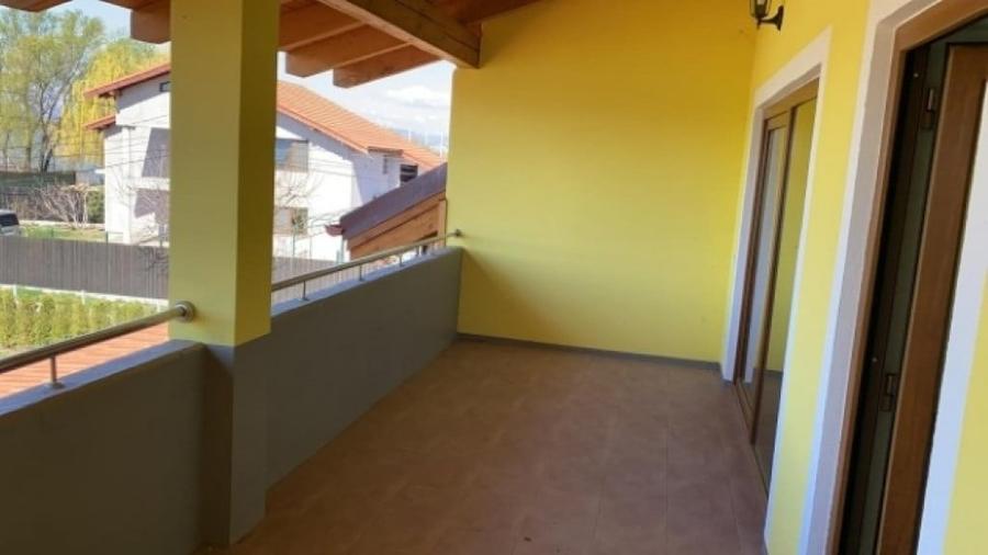 Casă cu 3 camere cu Teren 1000 Mp în Șimian