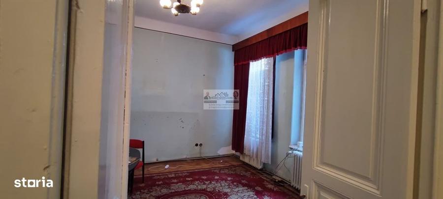Spațiu comercial, de 300 mp, în Ultracentral