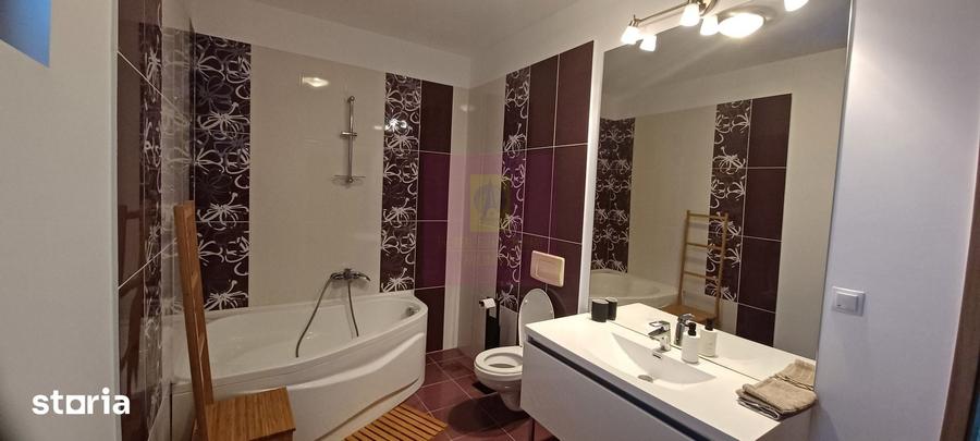 Casă cu 6 camere cu Teren 508 Mp în Săbăreni