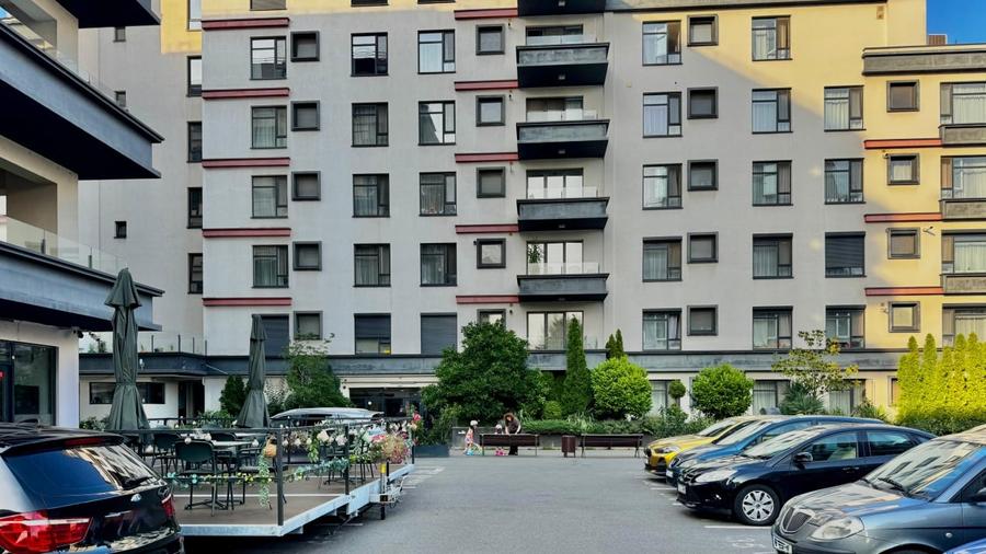 Spațiu comercial, de 32.200000762939 mp, în Barbu Văcărescu