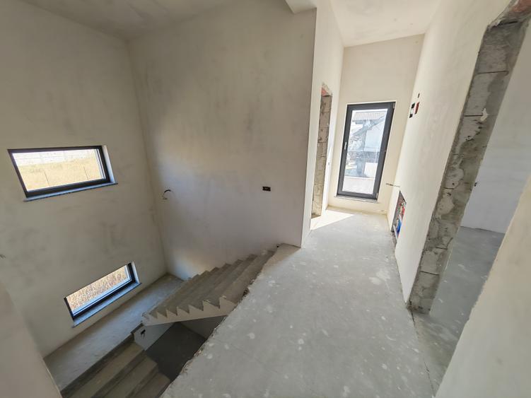 Casă individuală cu 5 camere cu Canalizare în Agigea