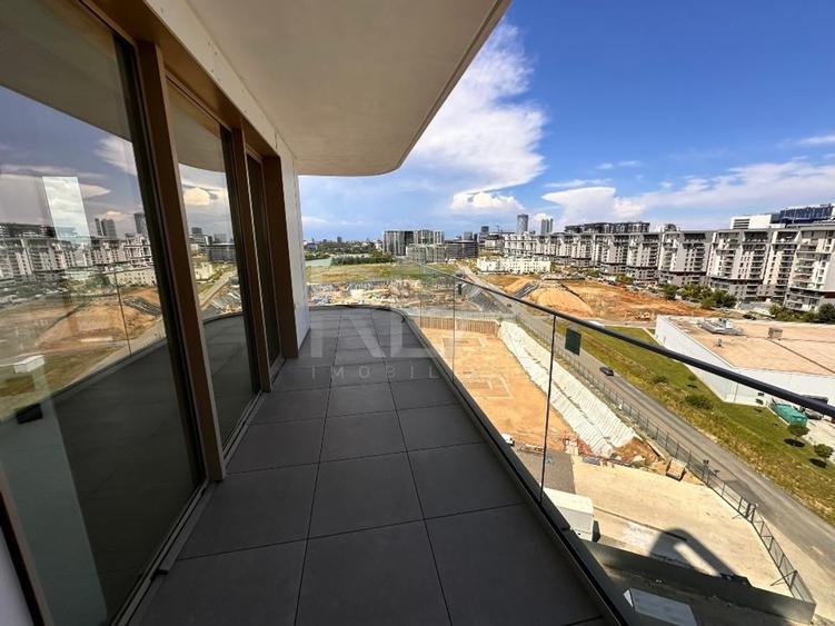Apartament cu 3 camere semidecomandat în Aviației