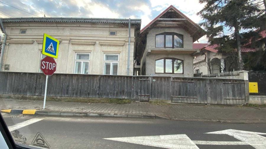 Casă cu 4 camere în Central