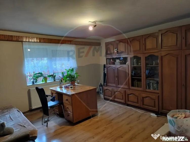 Casa / Vila cu 4 camere de vanzare - 3