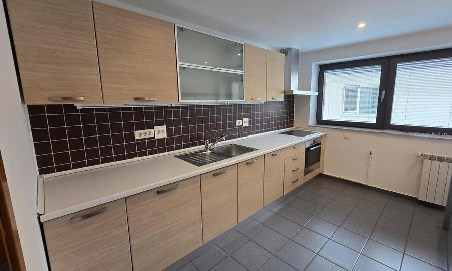 Apartament cu 3 camere decomandat în Herăstrău