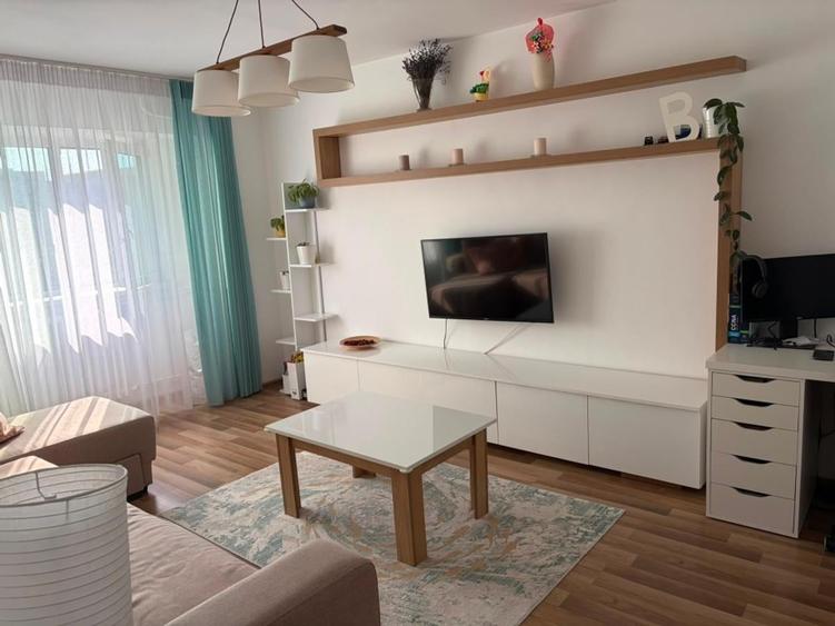 Apartament cu 3 camere decomandat în 13 Septembrie