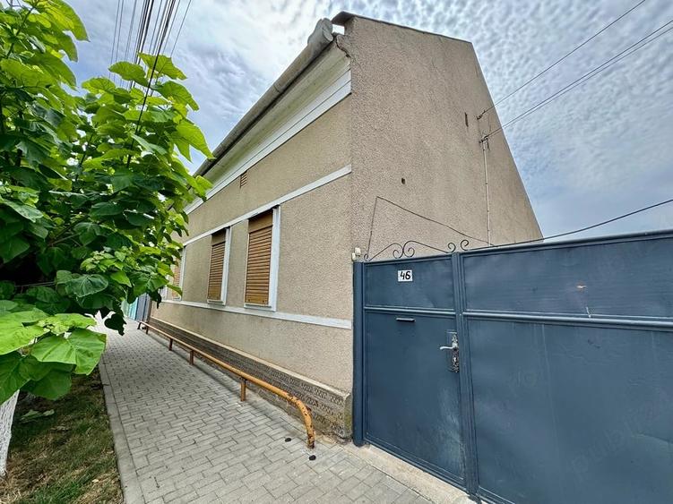 Casă cu 5 camere cu Teren 900 Mp în Central