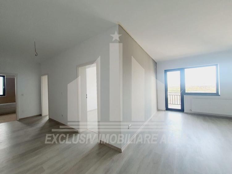 Apartament cu 3 camere decomandat în Micești