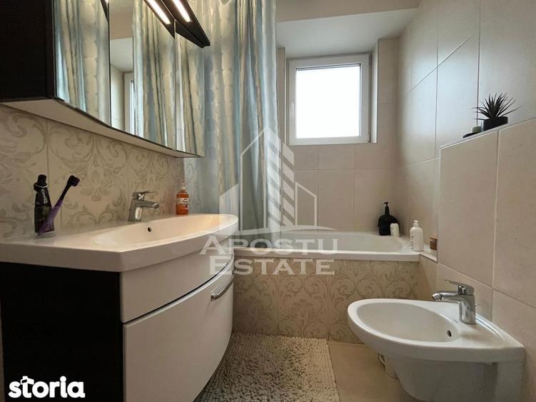 Apartament cu 2 camere semidecomandat, mobilat în Soarelui