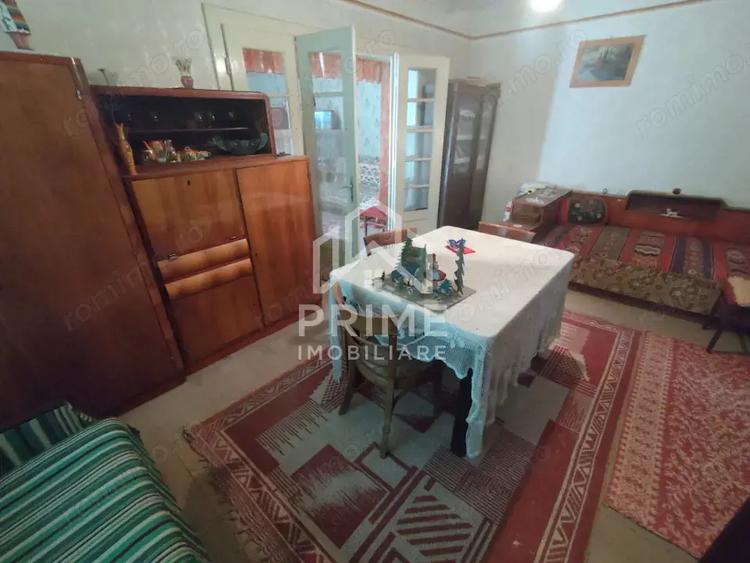 Casă cu 3 camere cu Canalizare în Petrești