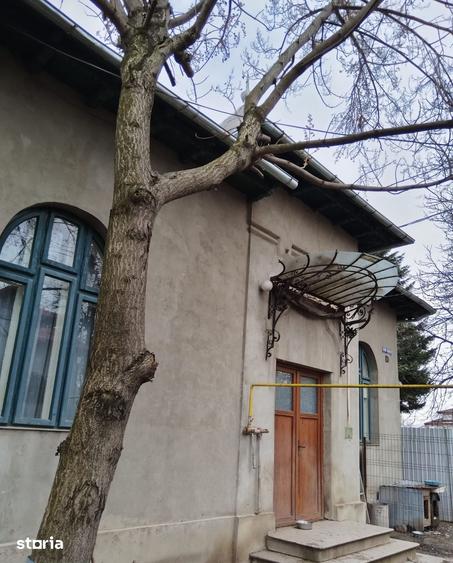 Casă cu 4 camere cu Teren 285 Mp în Central
