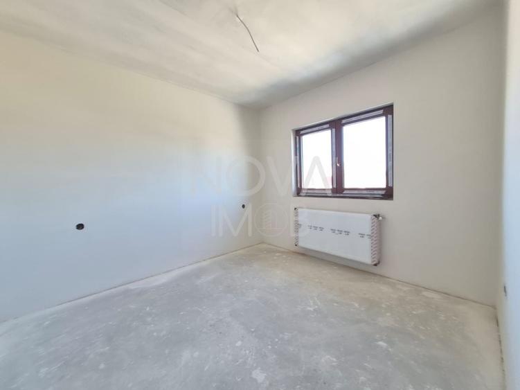 Duplex cu 4 camere cu Canalizare în Șura Mică