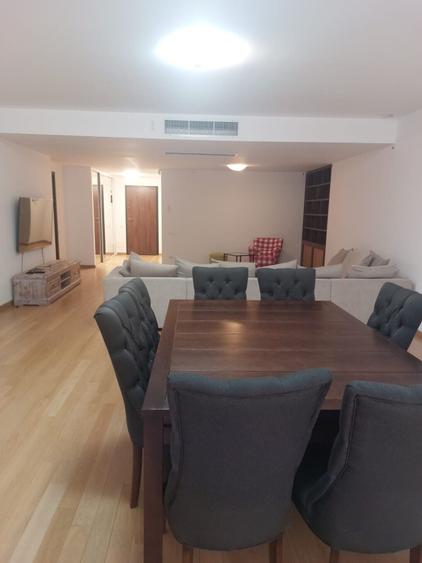 Apartament cu 3 camere semidecomandat, mobilat în Kiseleff