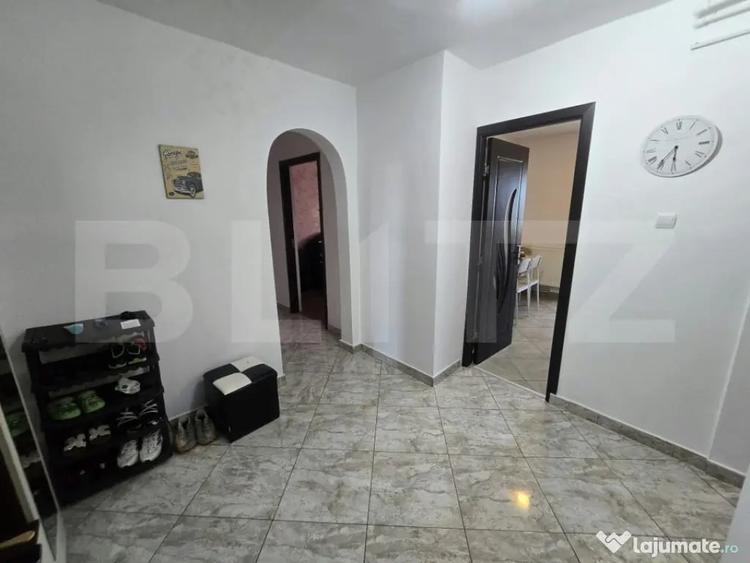 Apartament cu 3 camere decomandat în Micro 4