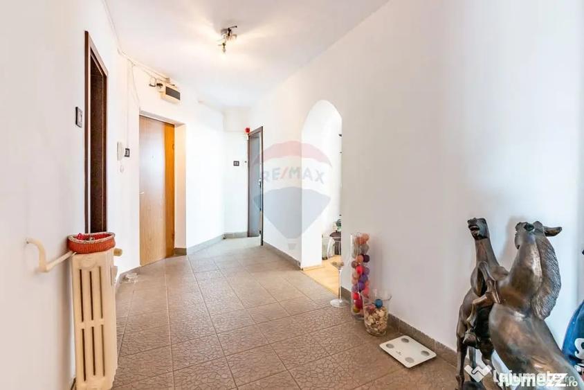 Apartament cu 3 camere decomandat în Calea Călărașilor