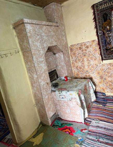 Casă cu 4 camere cu Teren 2000 Mp în Prundu